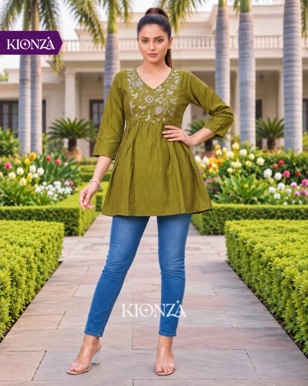 ladies short kurthi